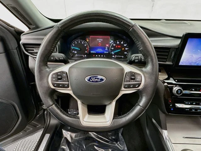 Used 2022 Gray Metallic Ford Limited image 11