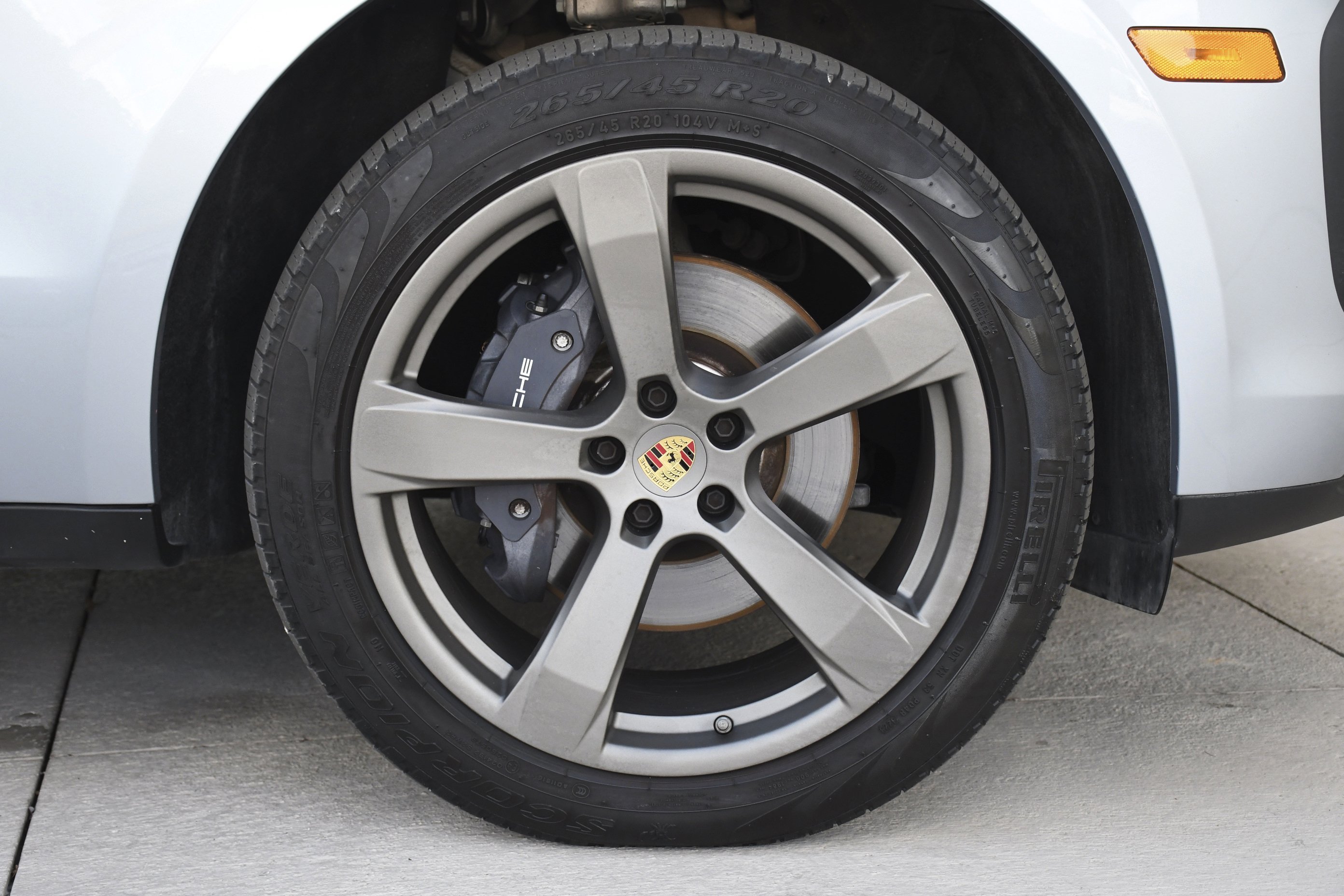 Used 2024 Dolomite Silver Metallic Porsche Base image 34