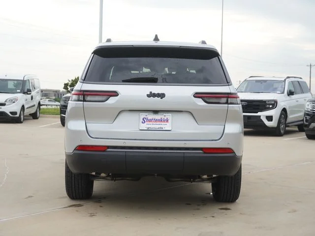 New 2026 Silver Zynith Jeep Altitude image 8