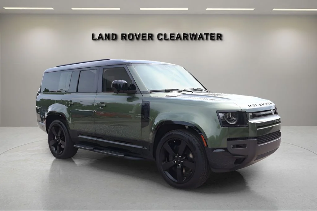 New 2026 Woolstone Green Land Rover X-Dynamic SE image 7