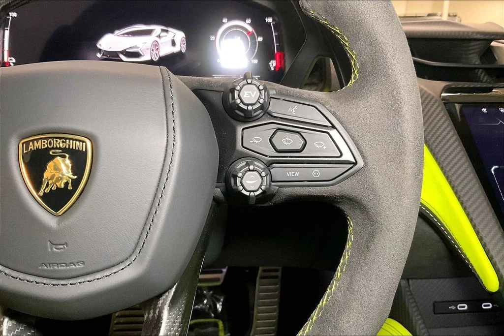 2025 Lamborghini Revuelto Base - Photo 23
