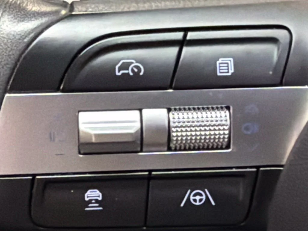 Used 2025 Creamy White Pearl Hyundai SEL Convenience image 22
