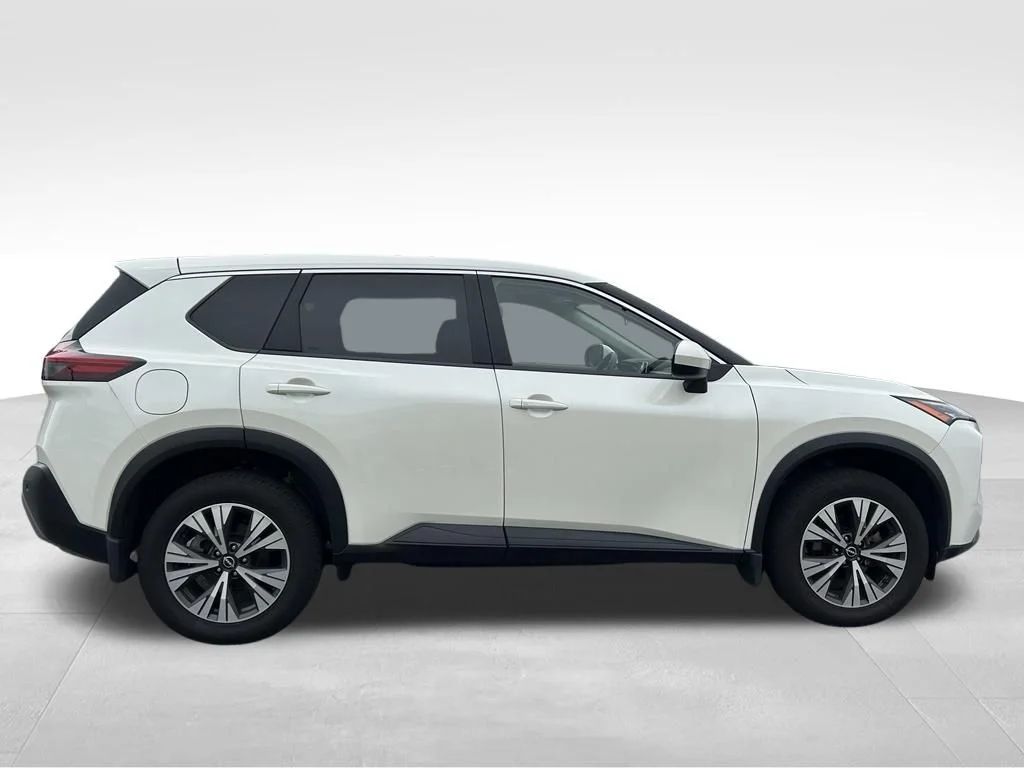 Used 2023 White Nissan SV image 5