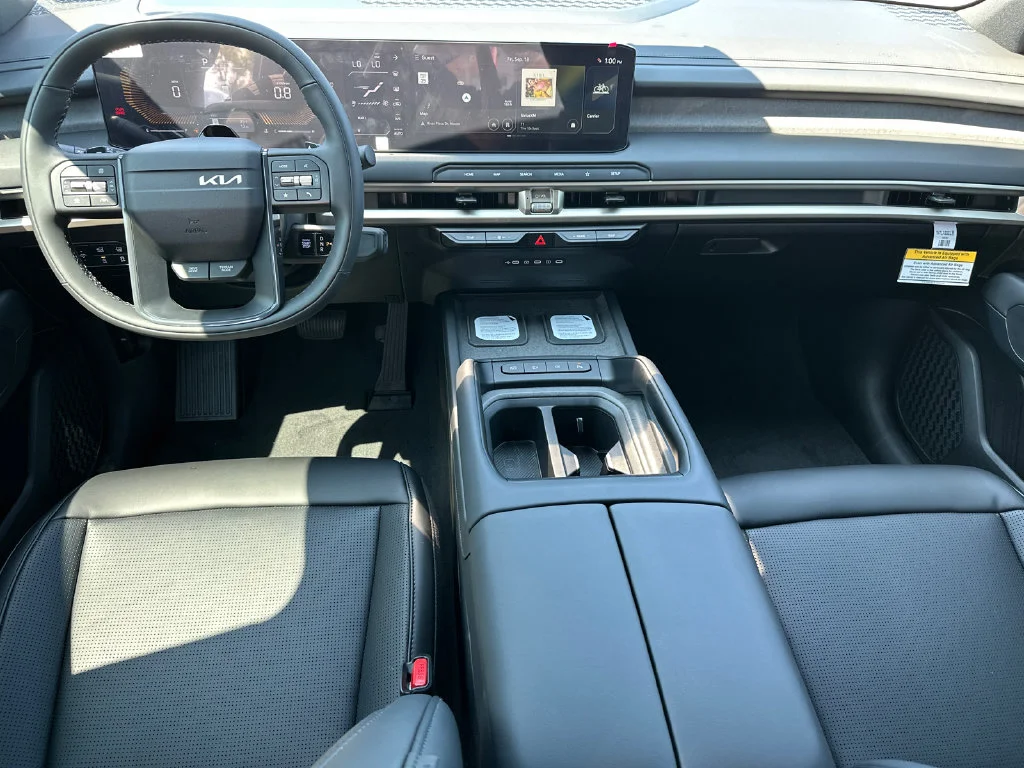 New 2027 White Kia S image 25