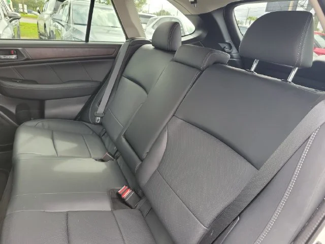 2019 Subaru Outback Limited - Photo 18