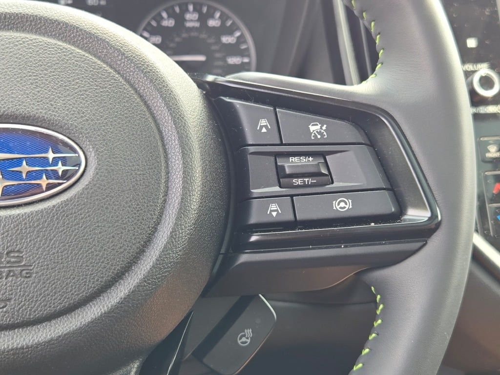 Used 2025 White Subaru Onyx Edition Touring image 38