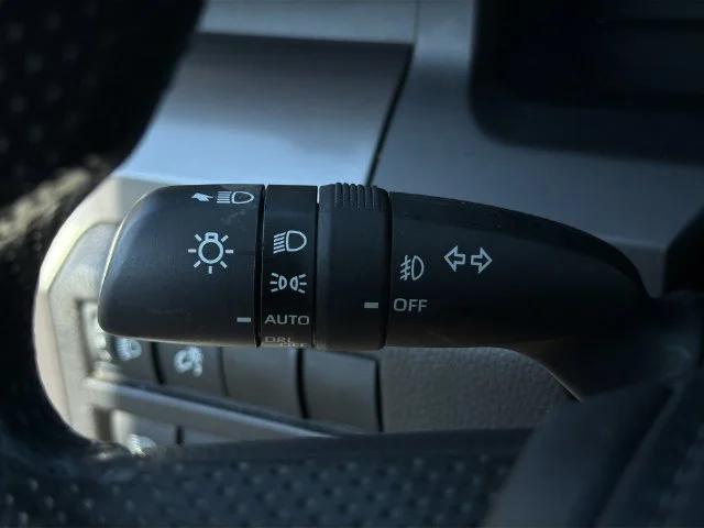 Used 2025 White Toyota SR5 image 28
