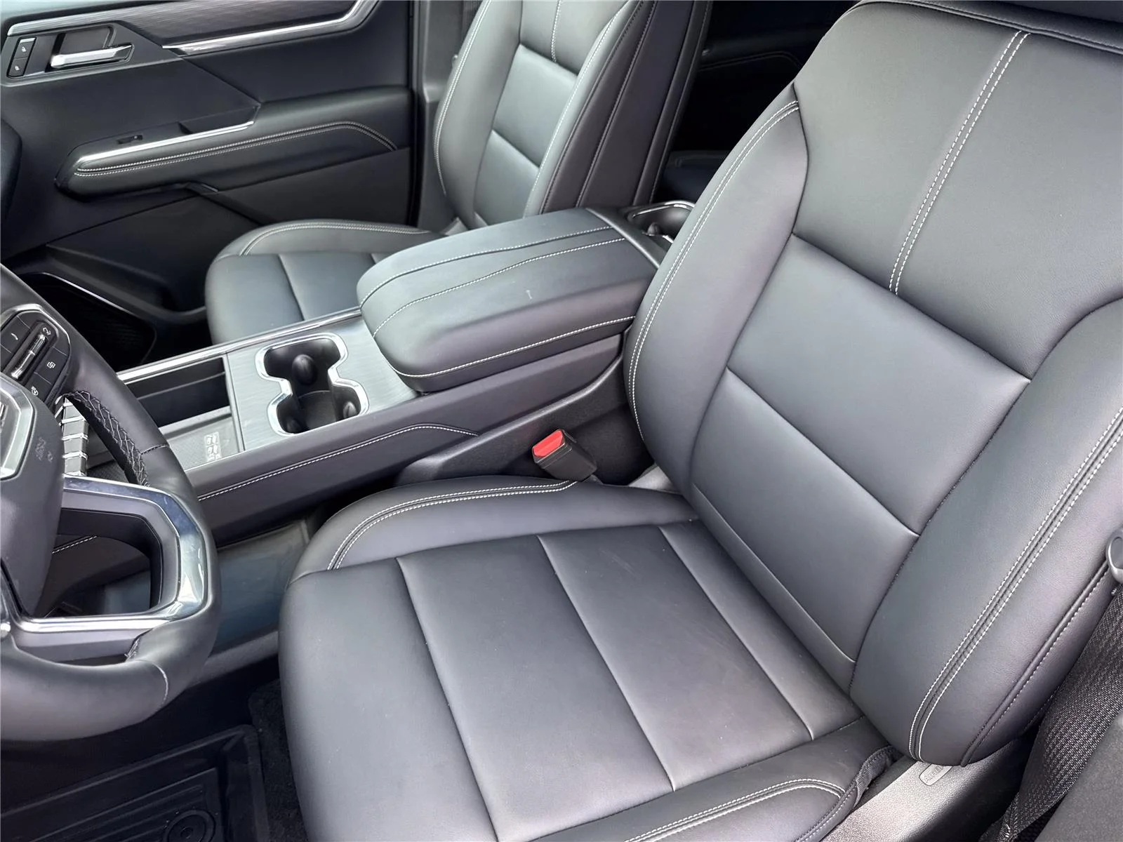 Certified Used 2026 Sterling Metallic GMC Elevation image 11