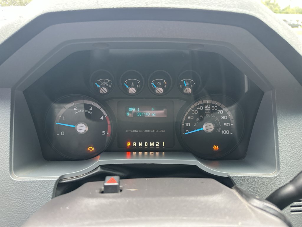Used 2013 Ingot Silver Metallic Ford XLT image 20