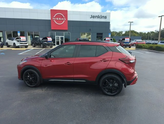 Used 2023 Red Nissan SR image 10