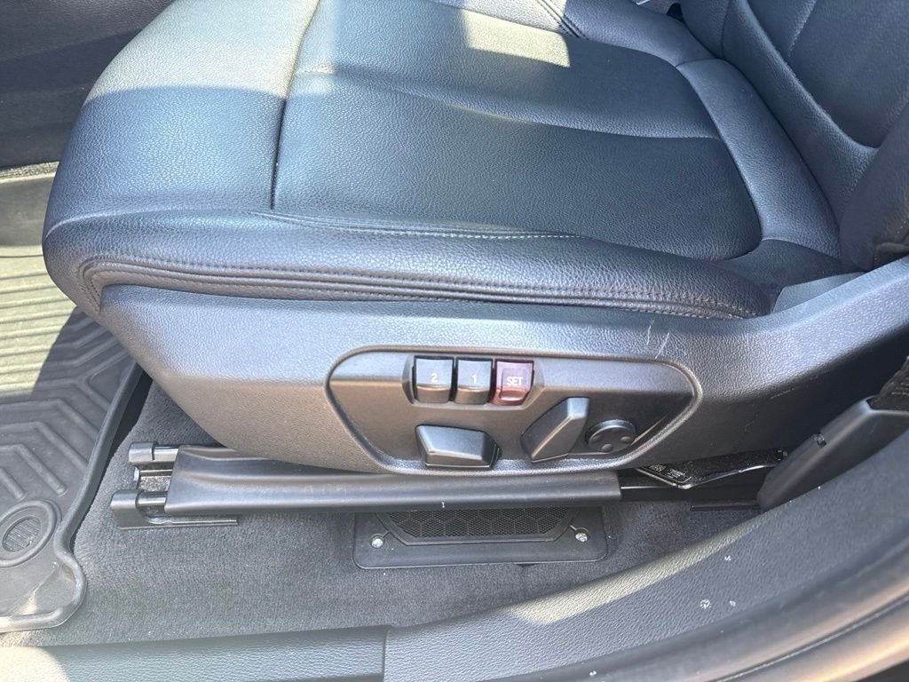 Used 2018 Jet Black BMW xDrive28i image 16