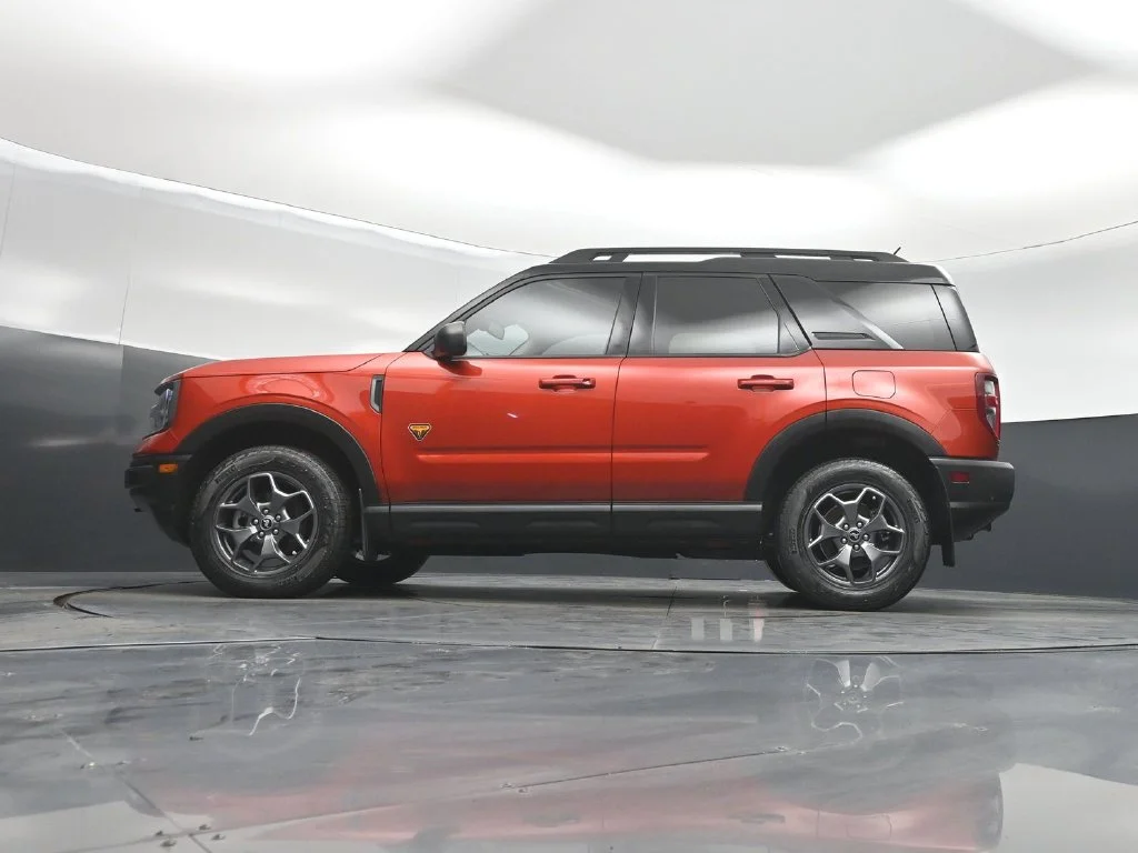Used 2023 Red Ford Badlands image 7