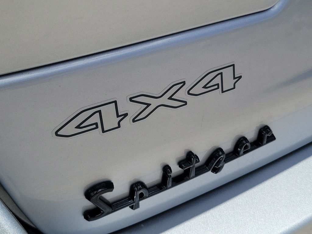 New 2026 Silver Zynith Exterior Paint Jeep  image 5
