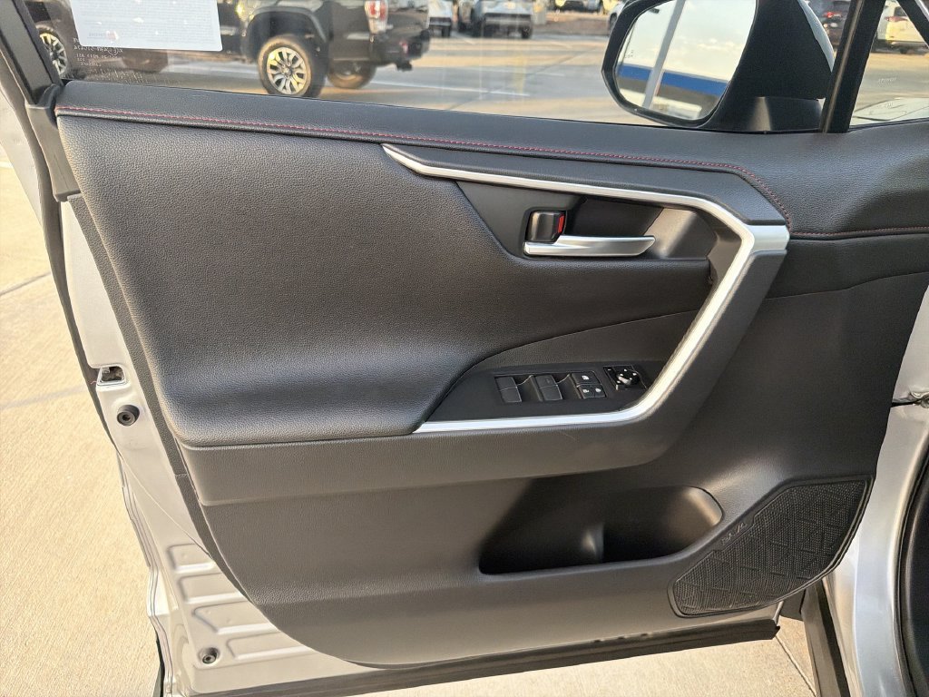 2021 Toyota RAV4 XSE - Photo 9