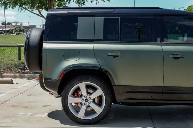 New 2026 Green Land Rover X image 8