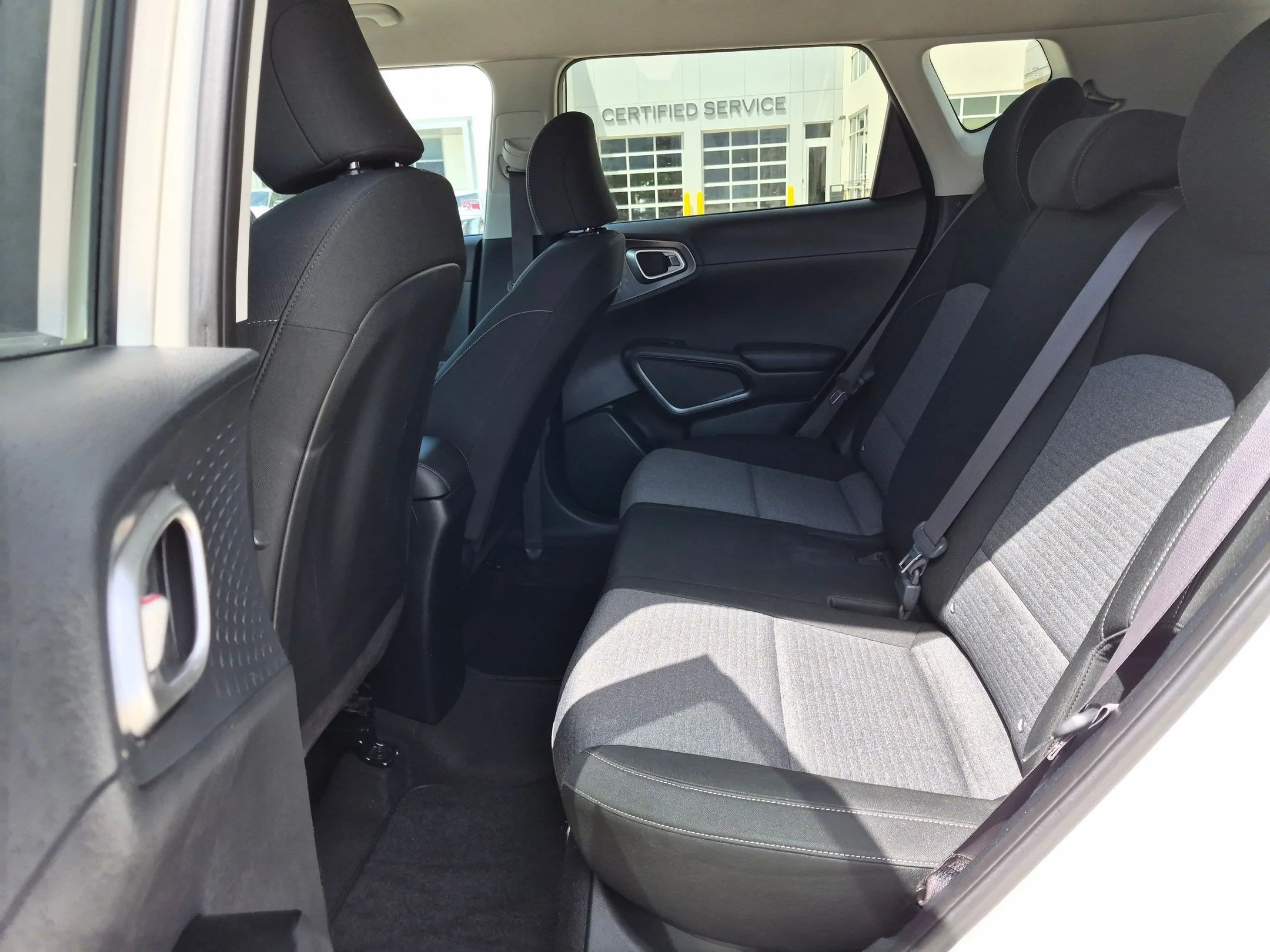 Used 2021 Snow White Pearl Kia S image 26