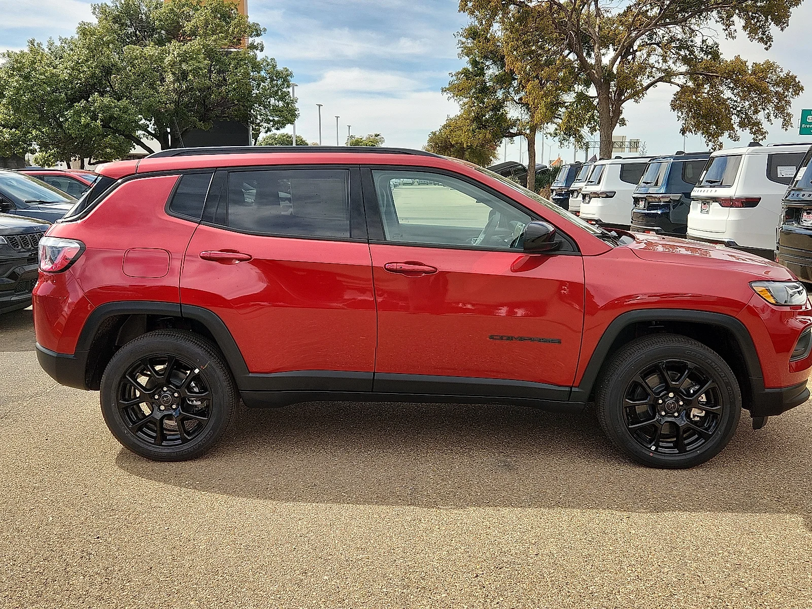 New 2027 Red Hot Pearl-Coat Paint Jeep LATITUDE ALTITUDE 4X4 image 5