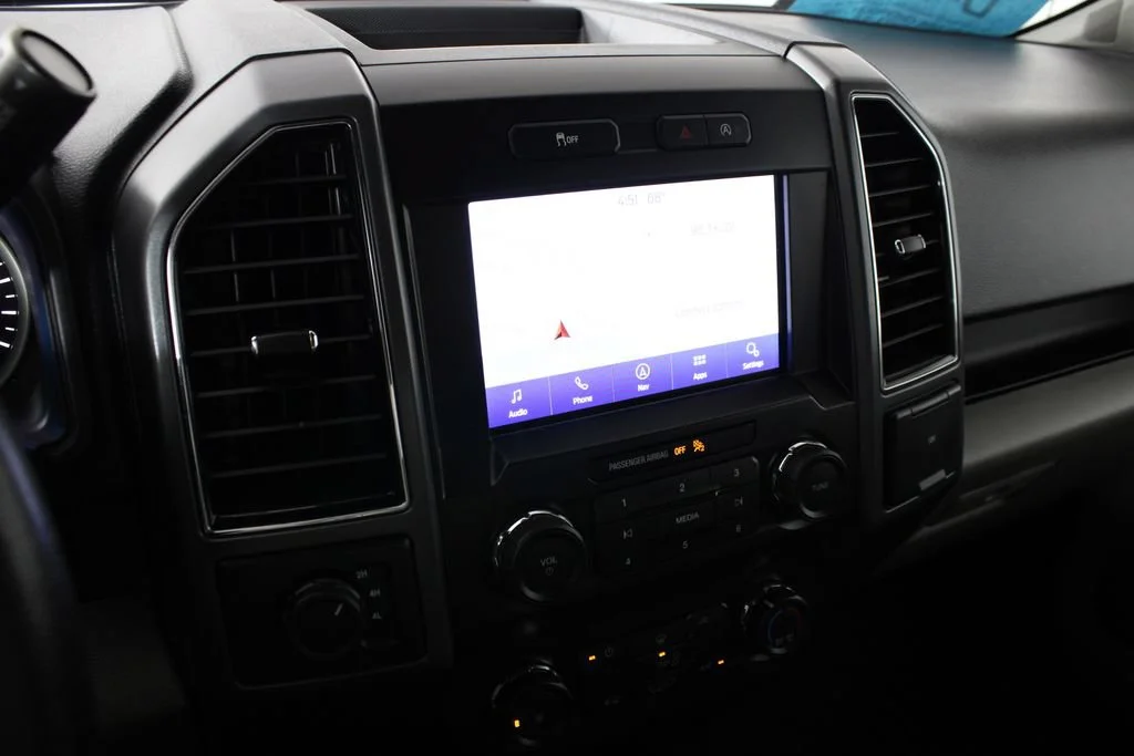 Used 2020 Blue Ford XL image 28