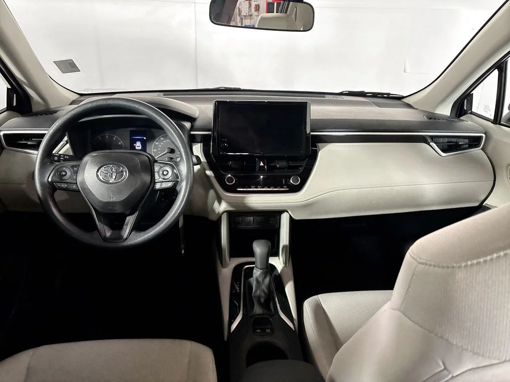 Used 2025 Black Toyota L image 12