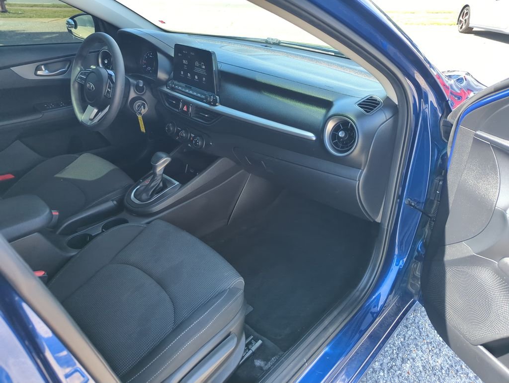 Used 2021 Blue Kia LXS image 33