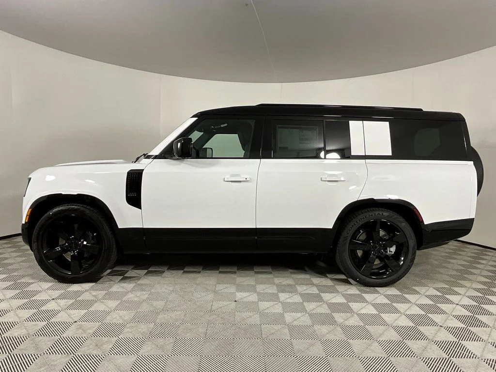 New 2026 Fuji White Land Rover X-Dynamic SE image 6