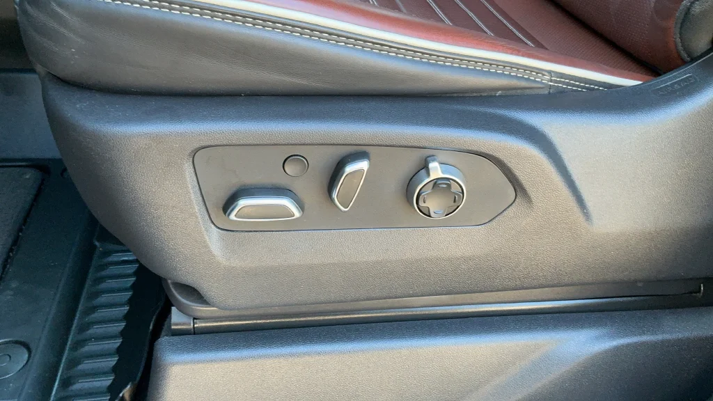 Used 2023 Silver GMC Denali Ultimate image 19