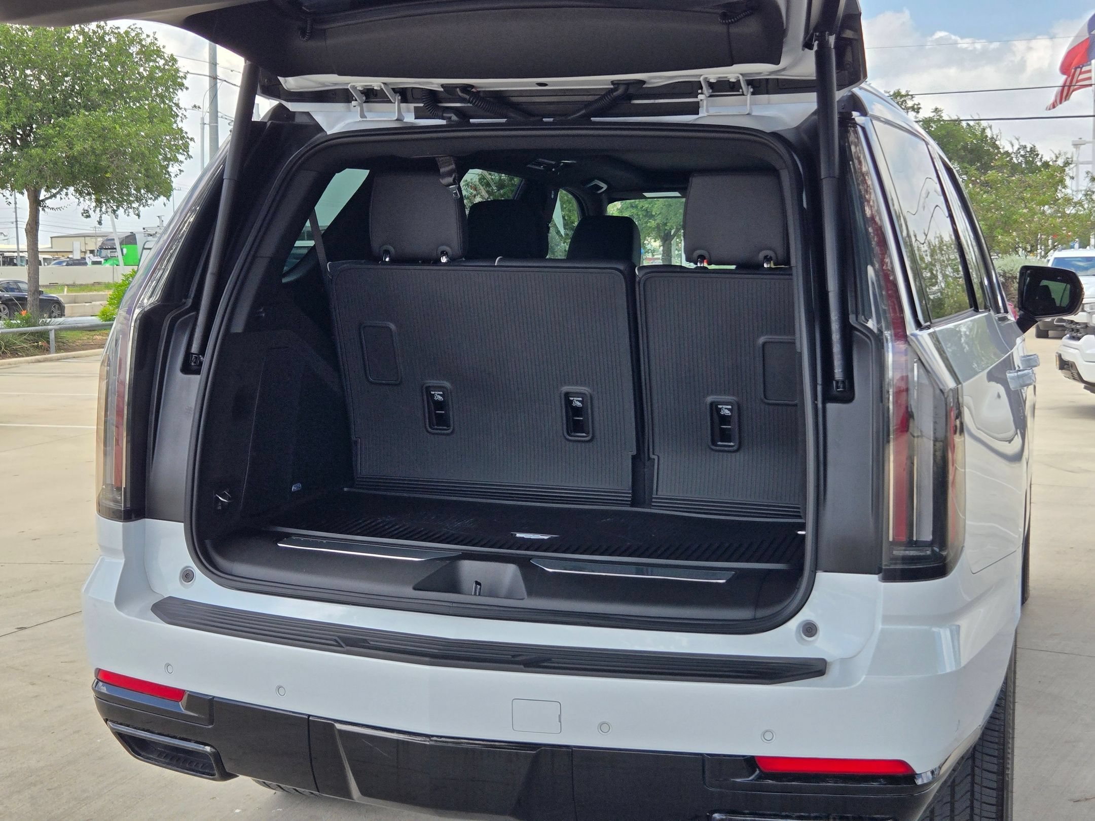 2026 Cadillac Escalade Sport - Photo 28
