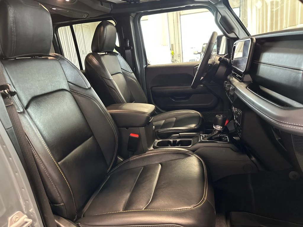 Used 2026 Gray Jeep Sahara image 31