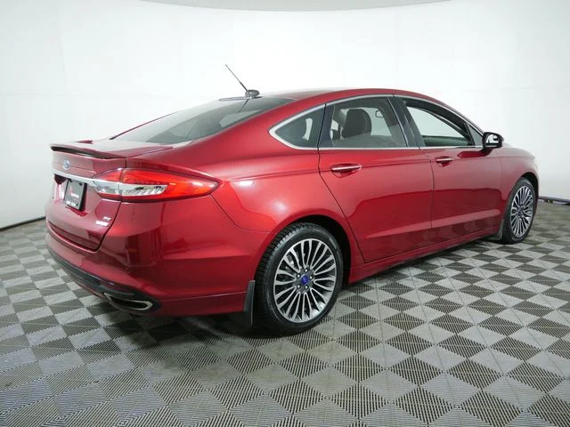 Used 2017 Red Ford SE image 9