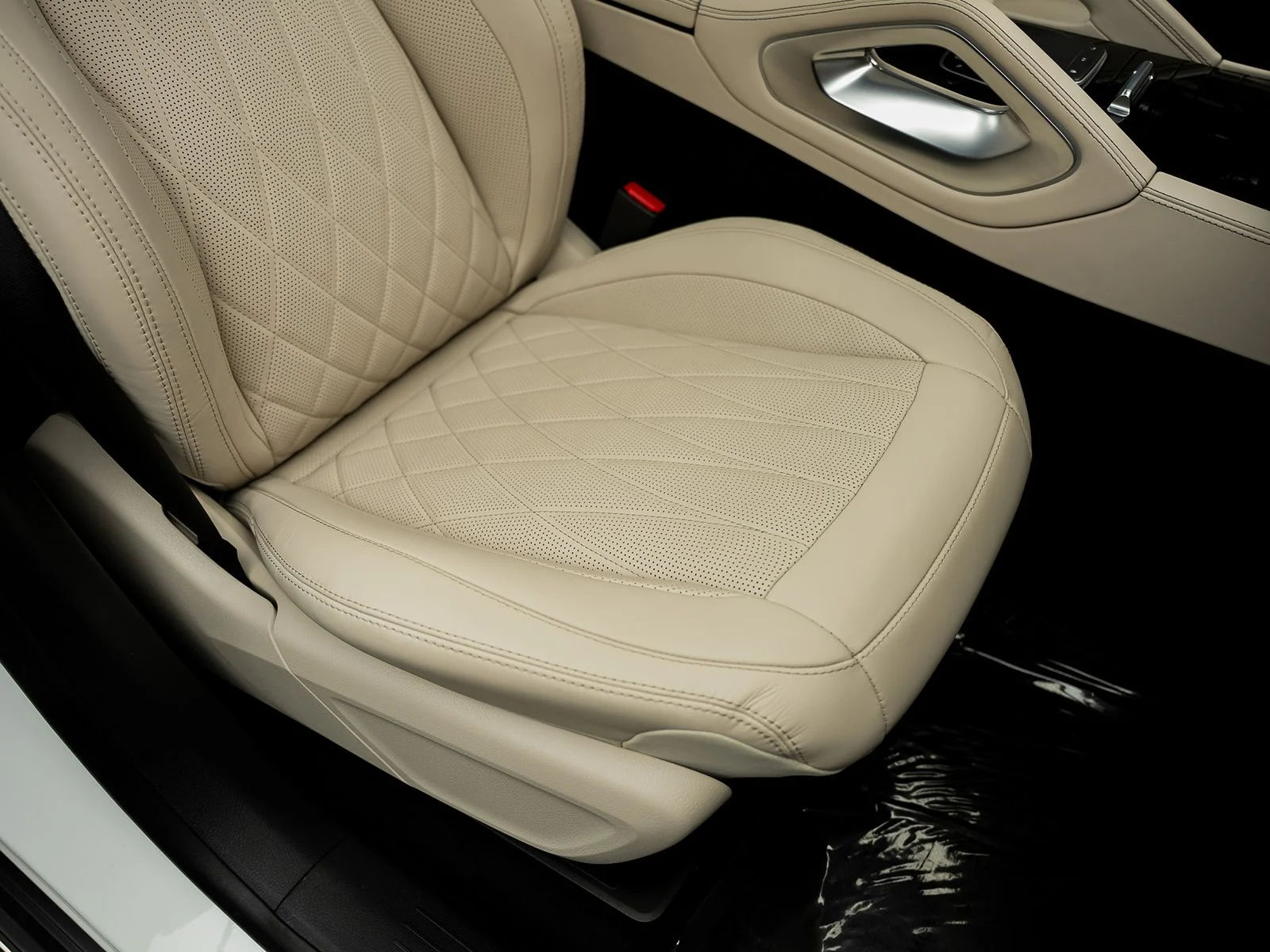 Used 2021 White Mercedes-Benz GLS 63 AMG® image 38