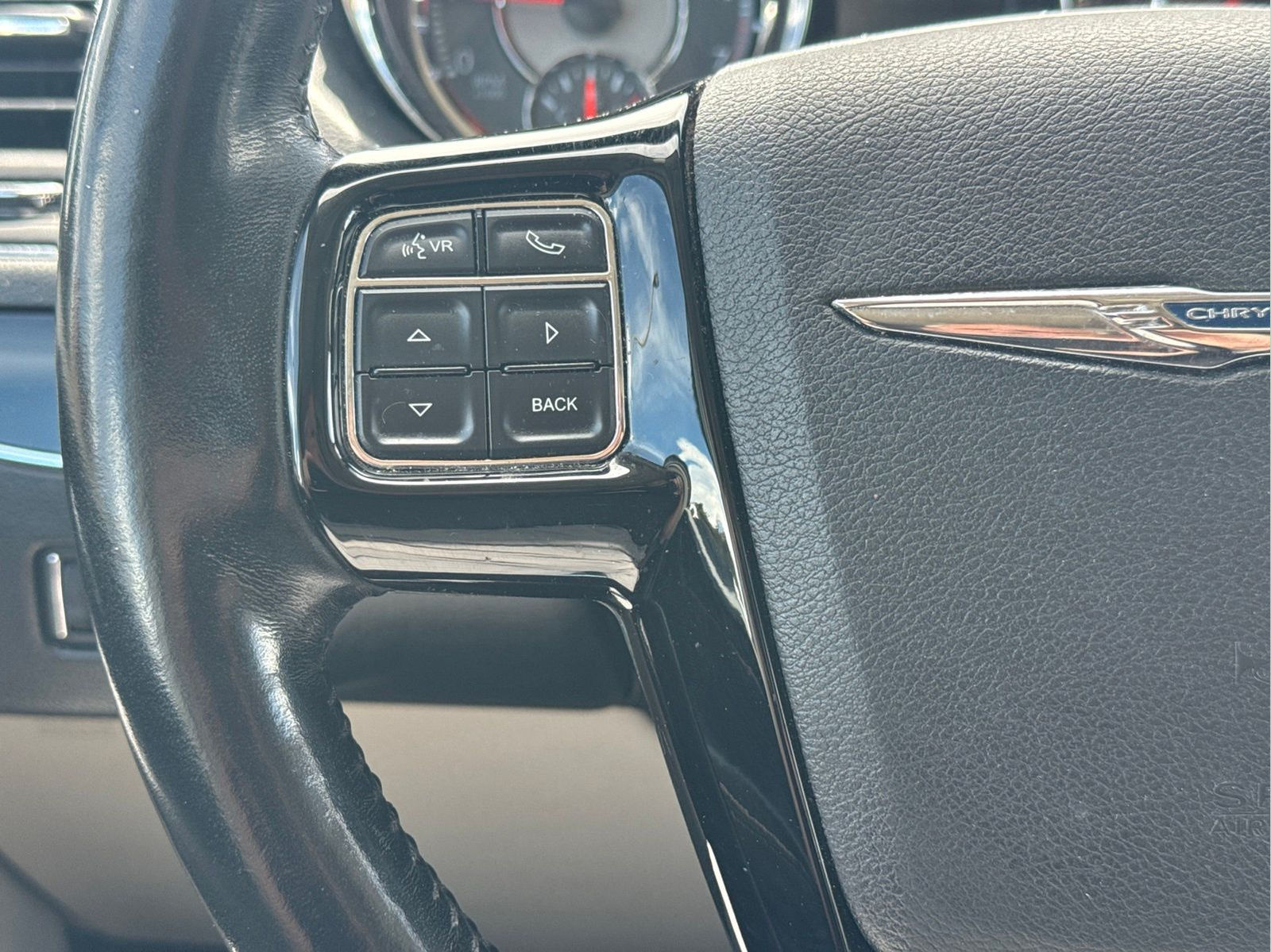 Used 2016 Gray Chrysler Limited image 17