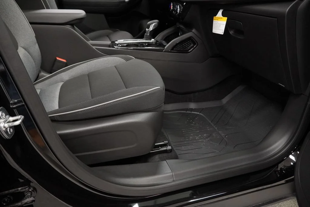 New 2026 Mosaic Black Metallic Chevrolet LT image 30