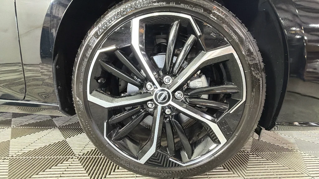 Used 2024 Black Nissan SR FWD image 36