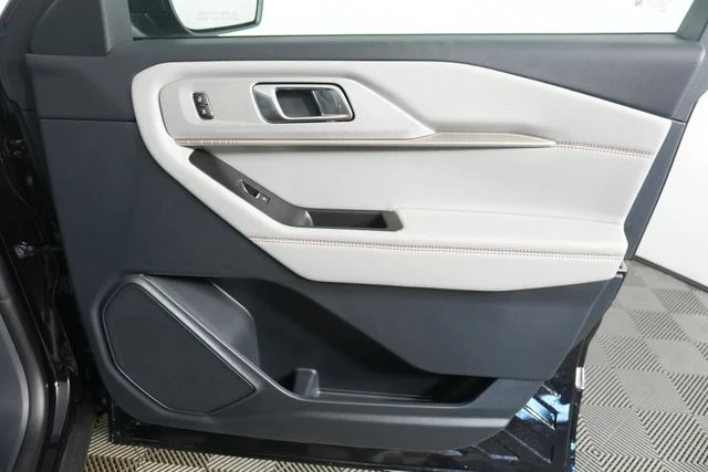 New 2026 Agate Black Metallic Ford Active image 28
