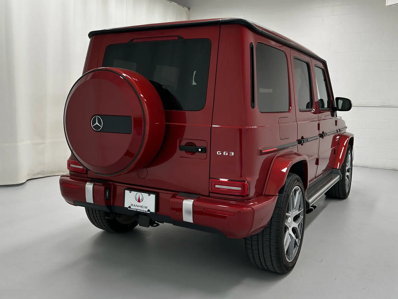 Used 2022 MANUFAKTUR Cardinal Red Metallic Mercedes-Benz AMG® G 63 image 6