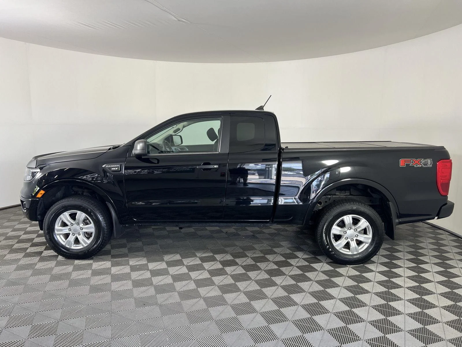 Used 2022 Shadow Black Ford XLT image 6