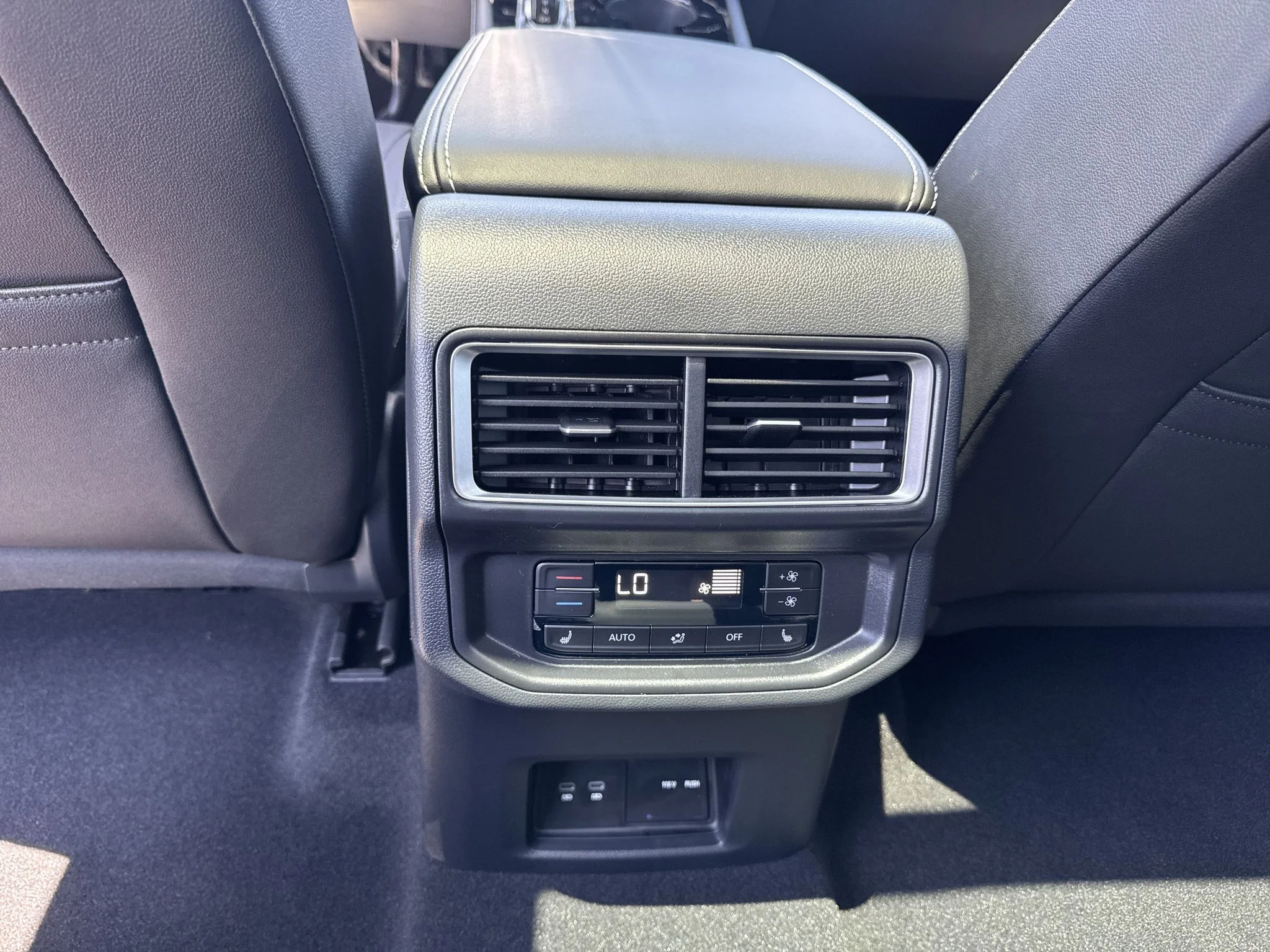 New 2026 Deep Black Pearl Volkswagen 2.0T SEL image 26