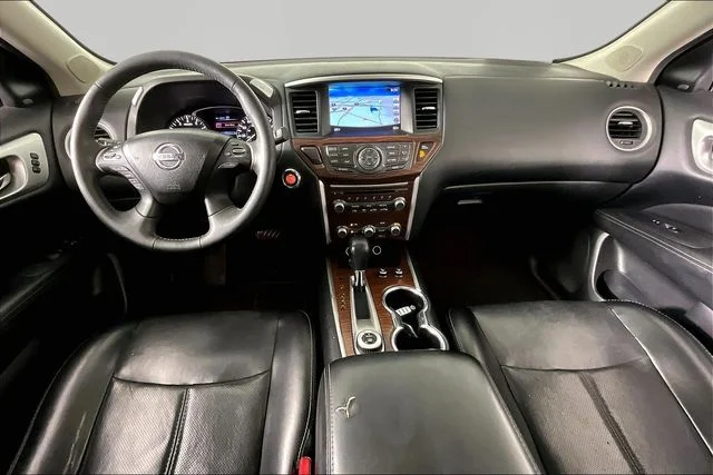 Used 2017 Gray Nissan Platinum image 7