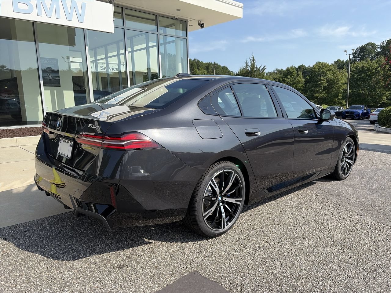 Used 2027 Dark Graphite Metallic BMW 530i image 8