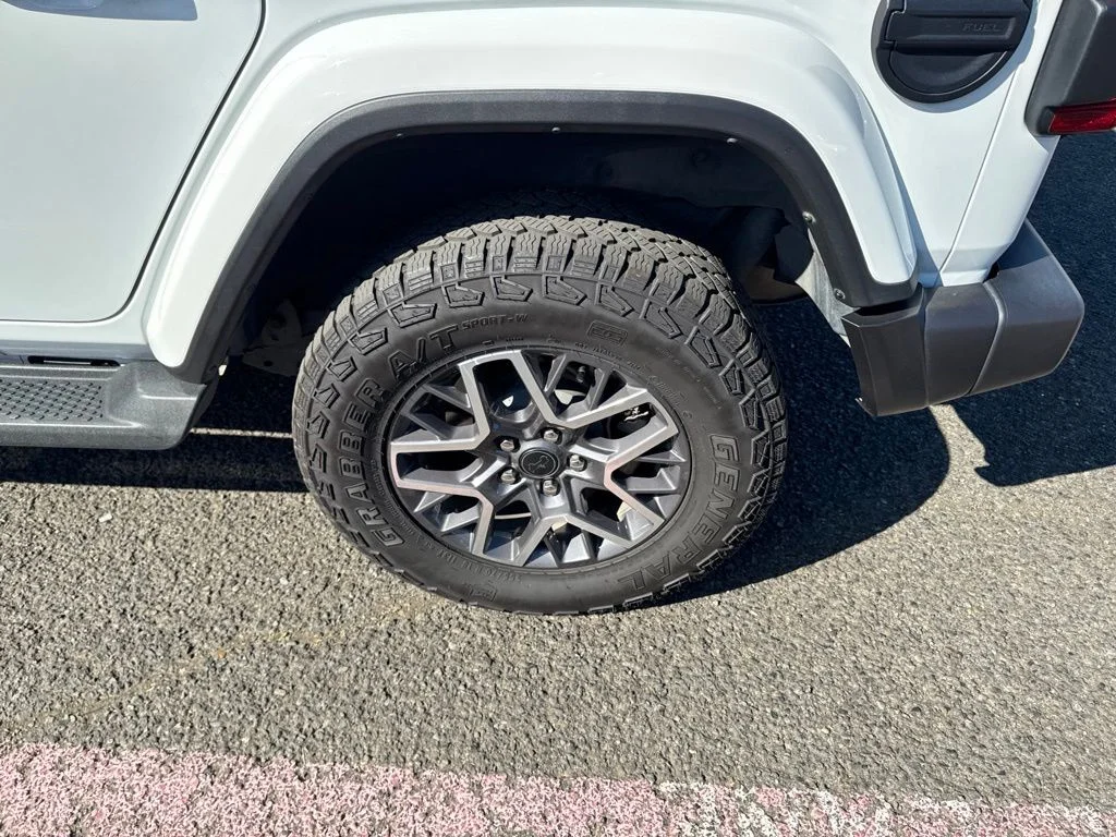 Used 2024 Bright White Clearcoat Jeep Sahara image 7