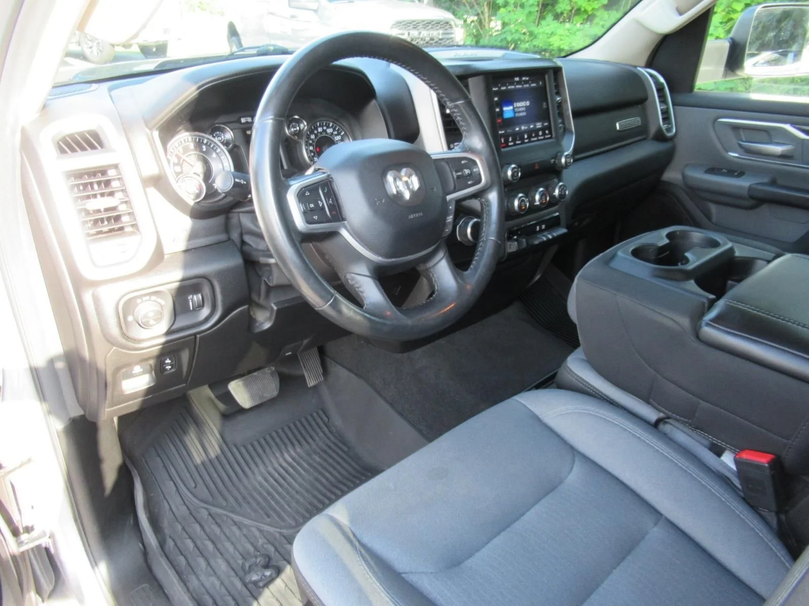 Used 2020 Silver Ram Big Horn/Lone Star image 18