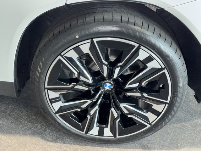 New 2026 Mineral White Metallic BMW 30 xDrive image 25