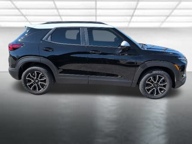 New 2026 Mosaic Black Metallic Chevrolet ACTIV image 34