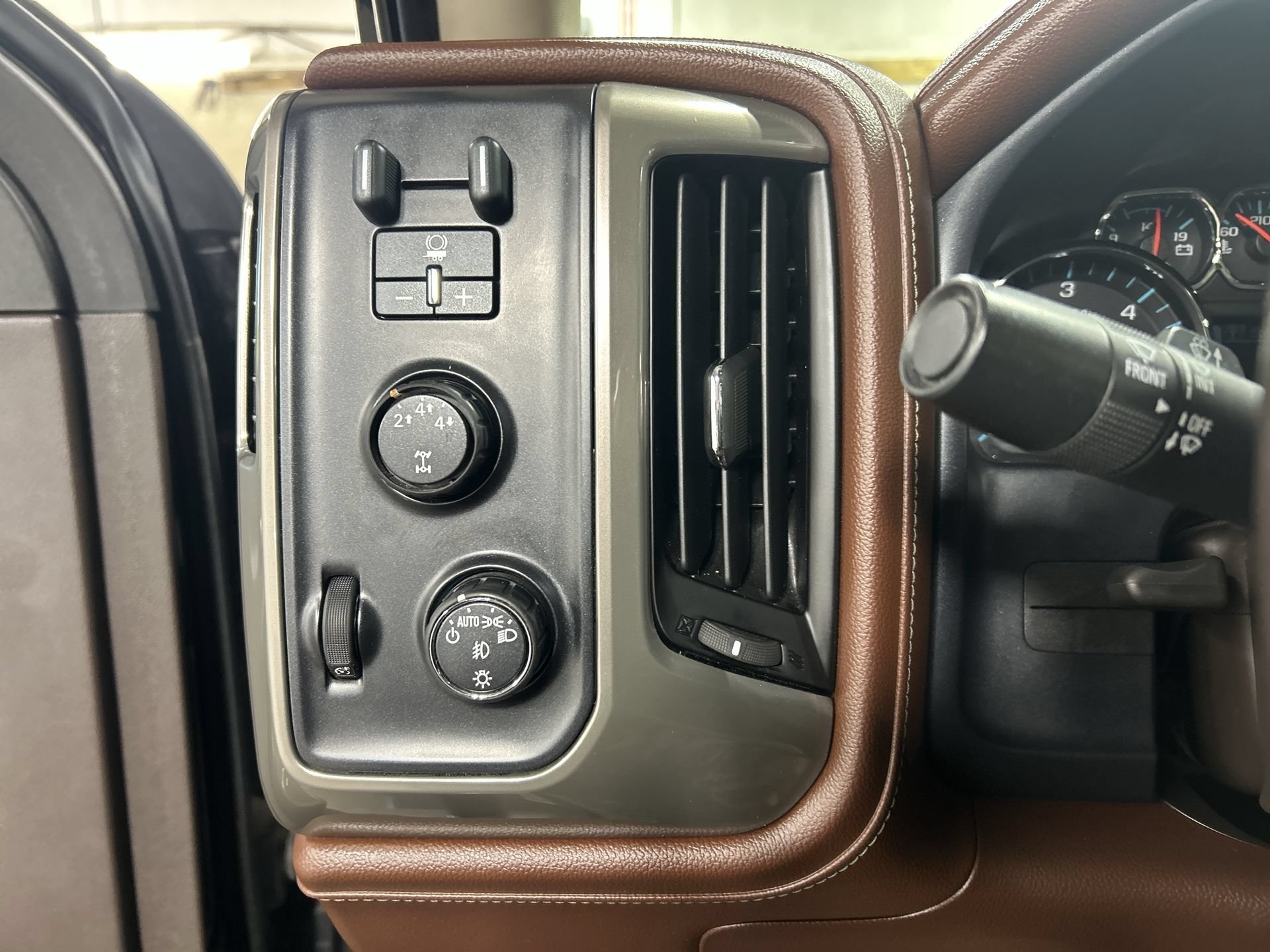 Certified Used 2015 BLACK Chevrolet High Country image 18