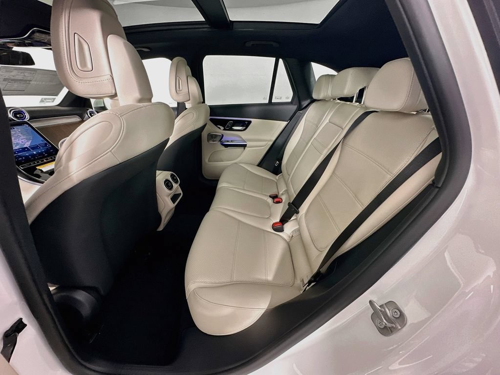 New 2027 Polar White Mercedes-Benz GLC 350e image 60