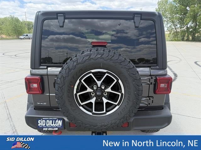 New 2026 Granite Crystal Metallic Clear-Coat Exterior Paint Jeep Rubicon image 4