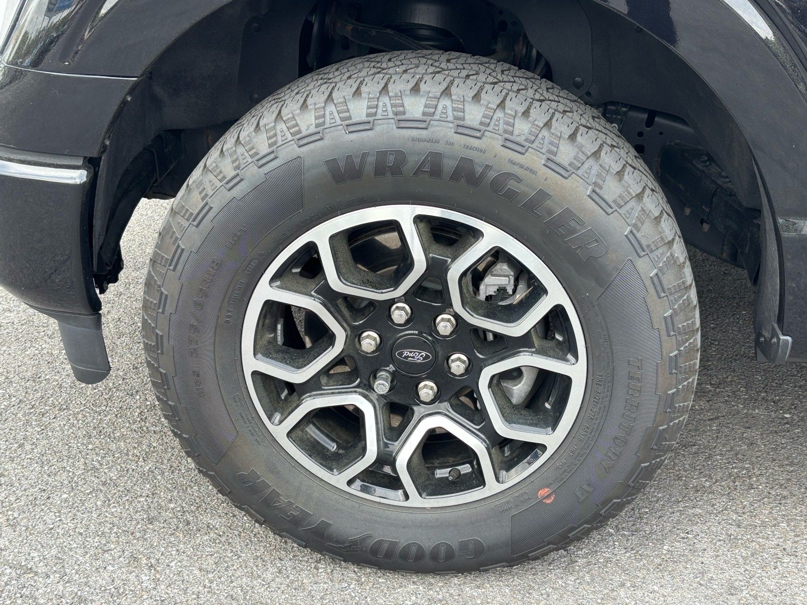 Used 2023 Black Ford XLT image 7