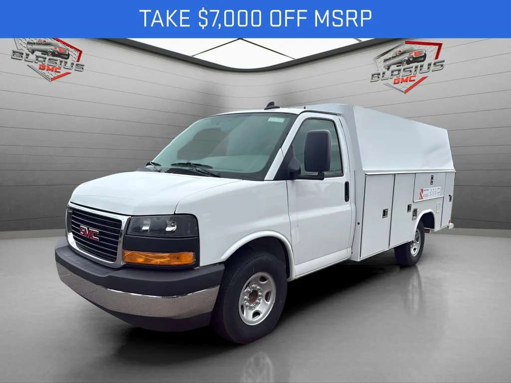 2025 GMC Savana Cutaway Work Van