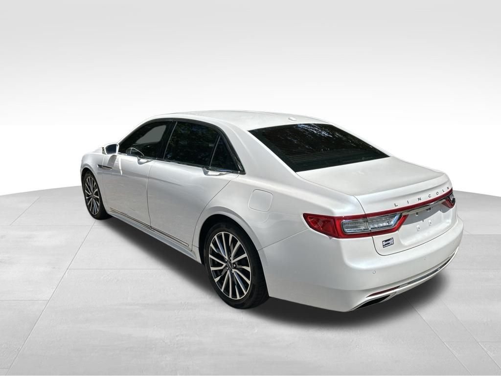 Used 2017 White Lincoln Select image 3