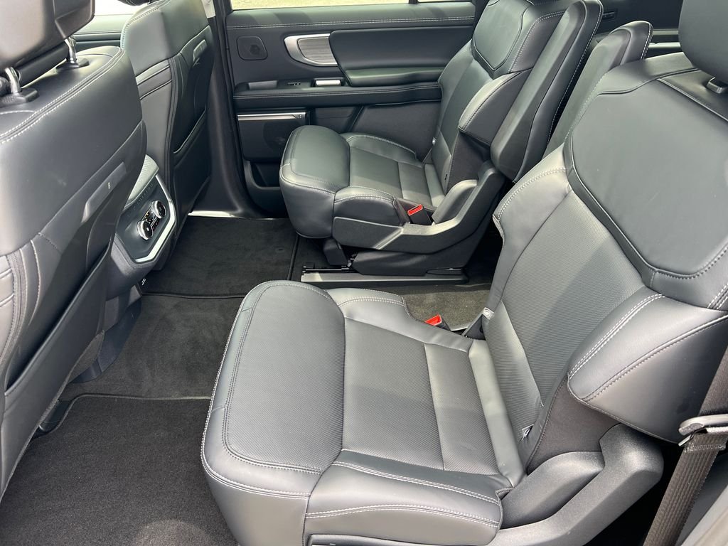 New 2026 Black Ford Platinum image 25